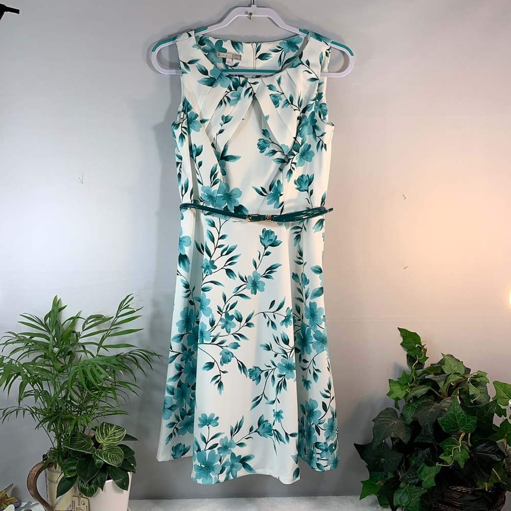 SIGNATURE AQUA & WHITE FLOWER DRESS by Darby  NWOT